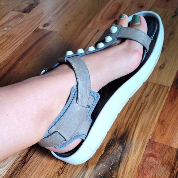 Balenciaga Studded Platform T Strap Sandals Size 40(9.5US) - Picture 2 of 9